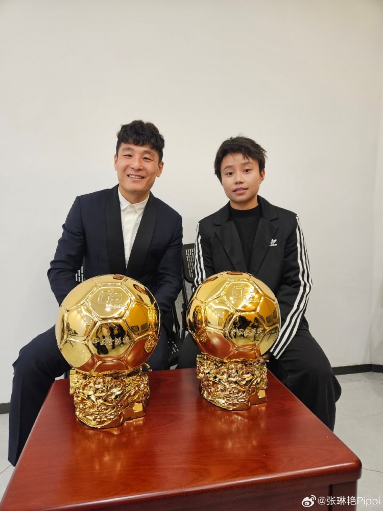  張琳艷社媒曬與武磊合照：感謝、榮幸、幸運，祝磊哥早日康復