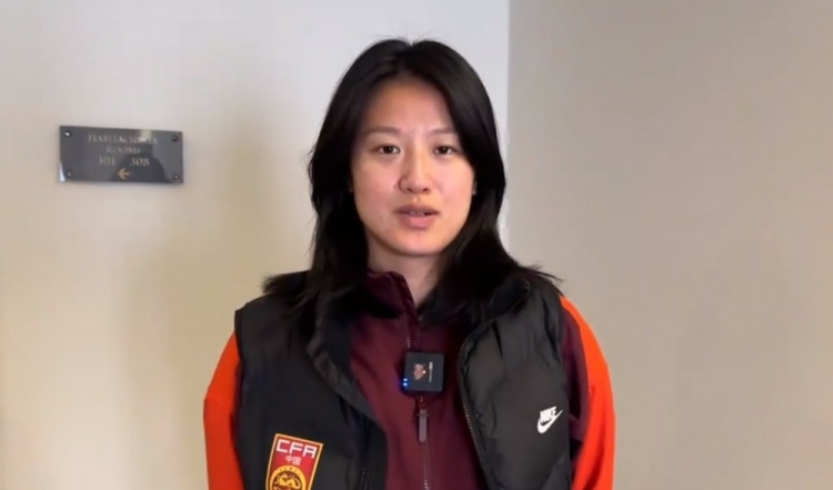 汪琳琳：范迪克是我的偶像和目標(biāo)，希望變成他那樣全面的中后衛(wèi)