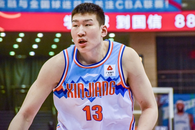  拼搶積極但手感不佳！李炎哲半場8中2&罰球6中4拿8分 搶4個前場板