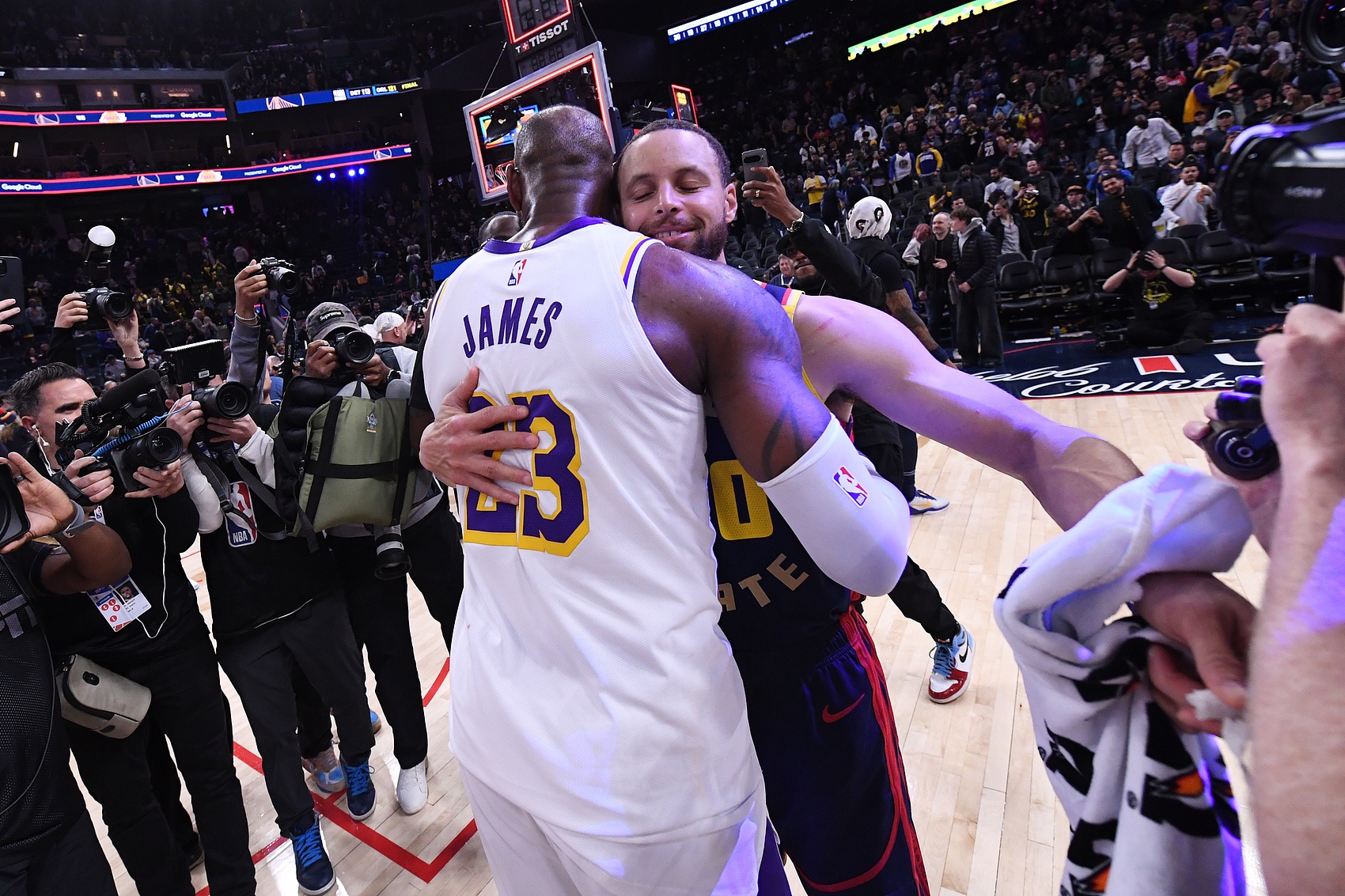  見證傳奇！詹姆斯庫里年滿36歲且同場均砍下35+ NBA歷史首對！