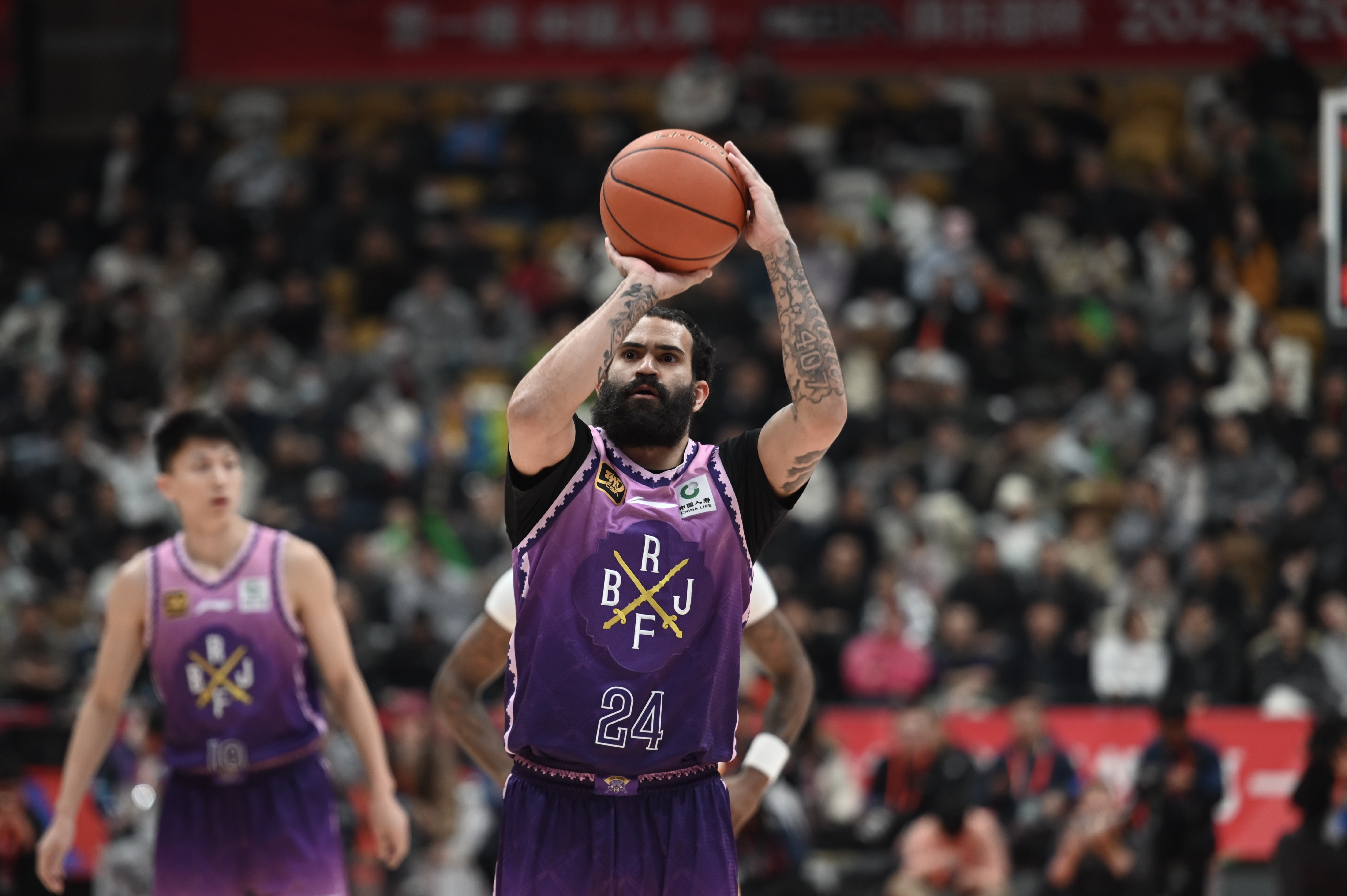  攻筐效率真不錯！里勒半場11中7&5罰全中轟下全隊(duì)最高的19分